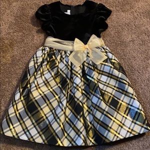 Girl’s Bonnie Jean Christmas Dress size 6